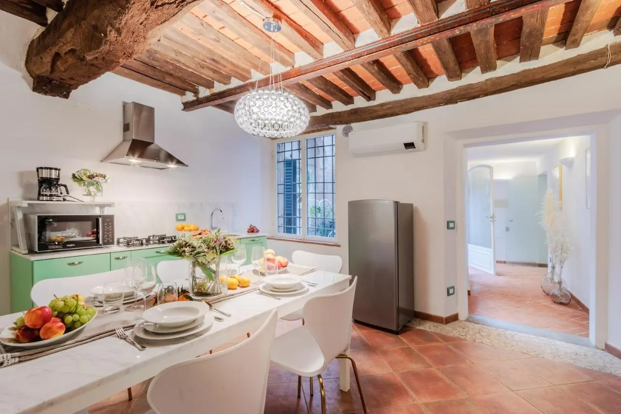 Casa Al Dipinto, Contemporary Apartment With Lucca