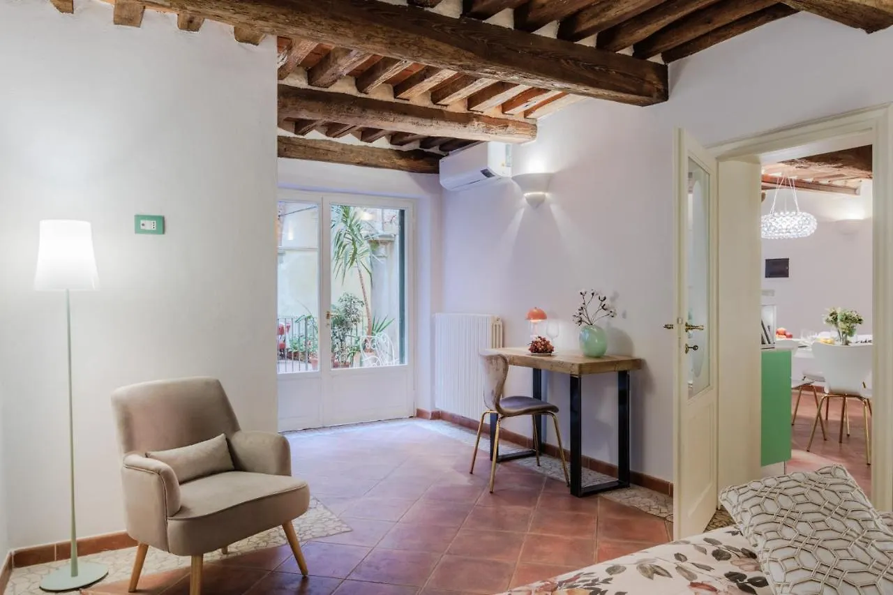 Casa Al Dipinto, Contemporary Apartment With Lucca 0*,  Olaszország