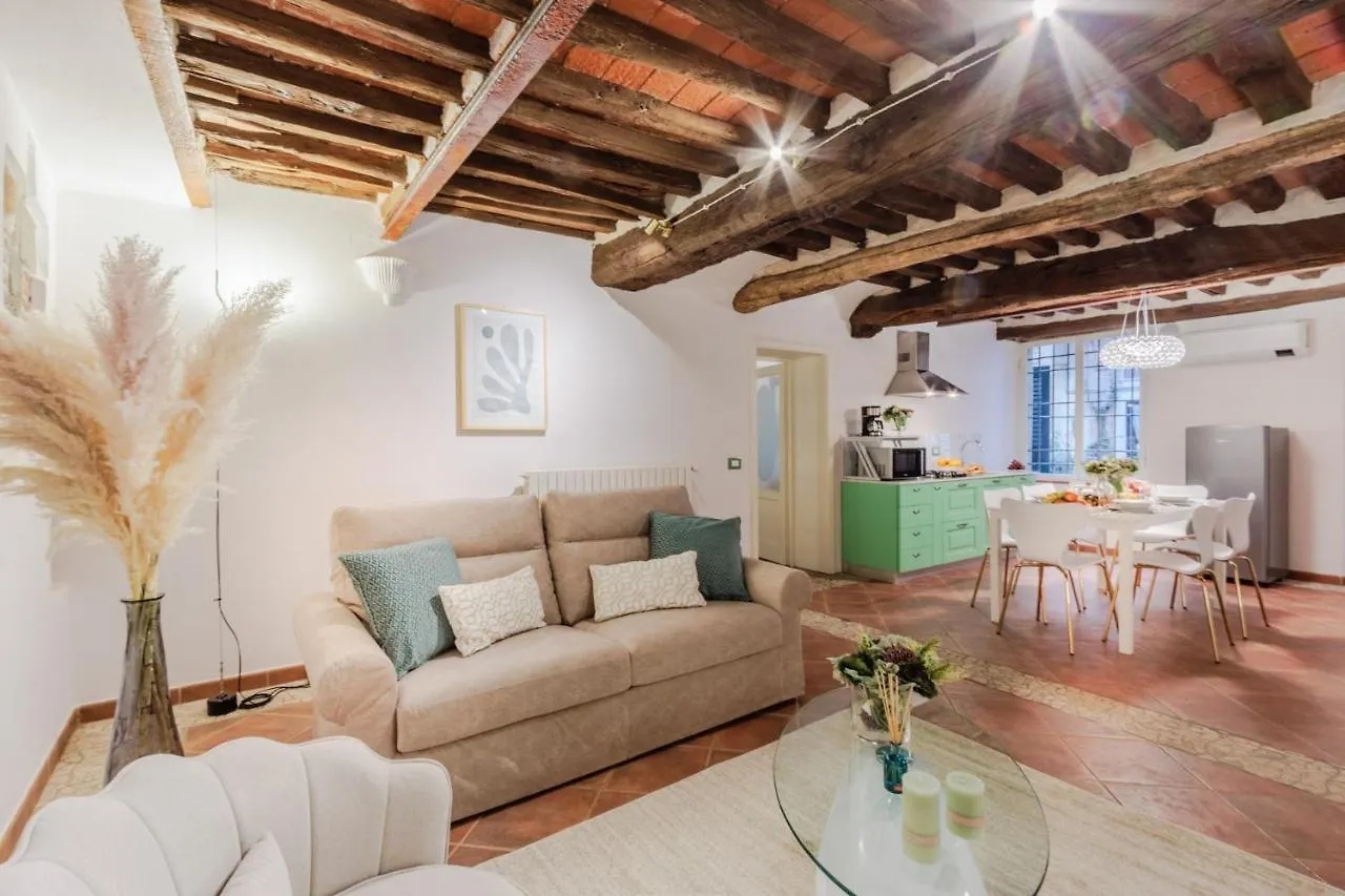 Casa Al Dipinto, Contemporary Apartment With Lucca