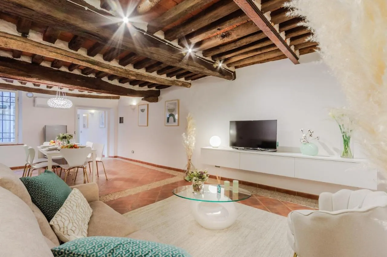 Casa Al Dipinto, Contemporary Apartment With Lucca 0*,